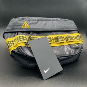 Nike ACG Karst Small items Bag